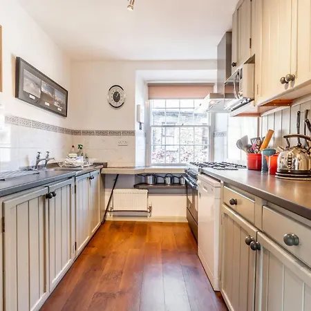 4 Bed In Ambleside Oc-Lr075 Ambleside