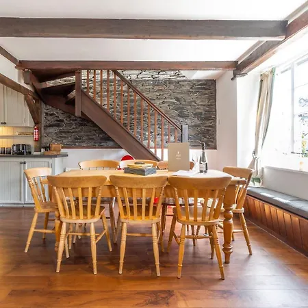 4 Bed In Ambleside Oc-Lr075 *